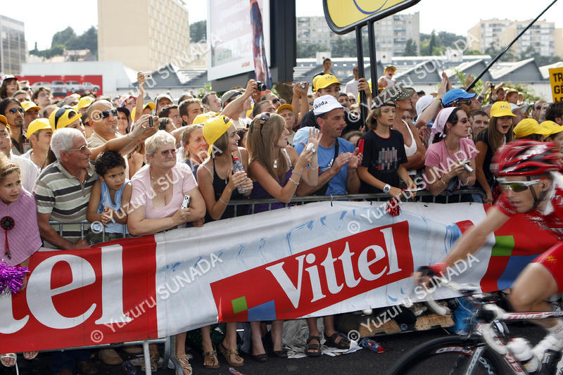 Spectators001p.jpg